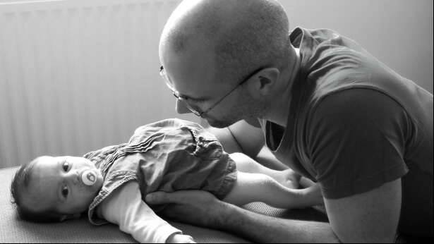 Bébé pendant une consultation ostéopathique